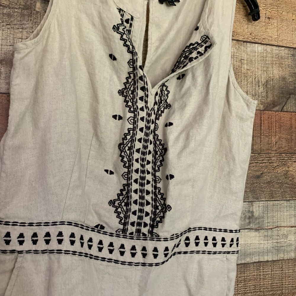 Loft‎ beige and black sleeveless shorts romper, size 10 - Picture 6 of 15